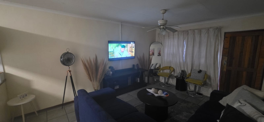 2 Bedroom Property for Sale in Geelhoutpark North West